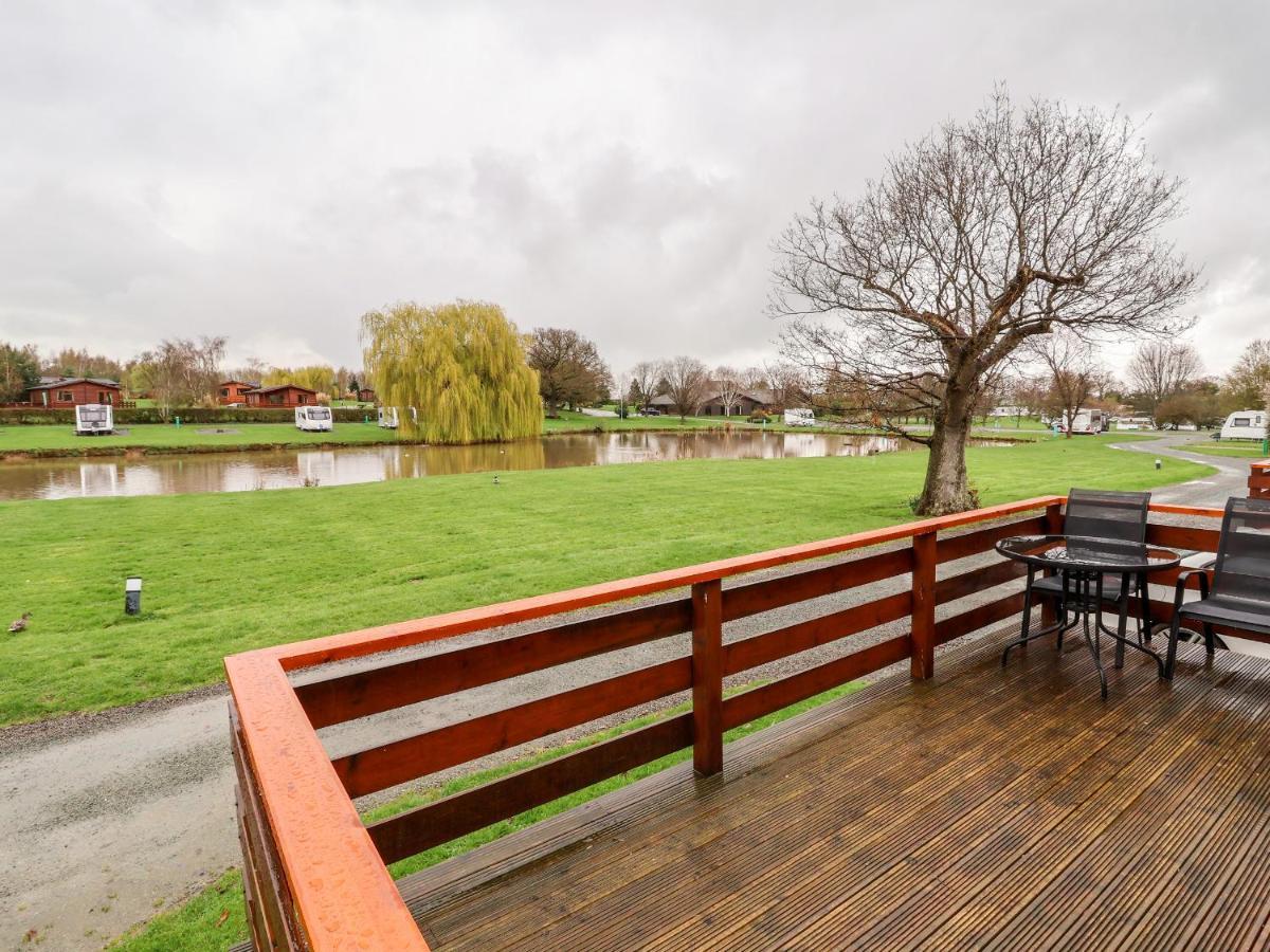 Oak Lodge Hadnall ภายนอก รูปภาพ