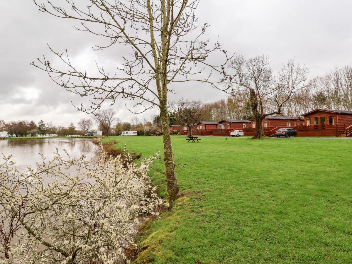 Oak Lodge Hadnall ภายนอก รูปภาพ